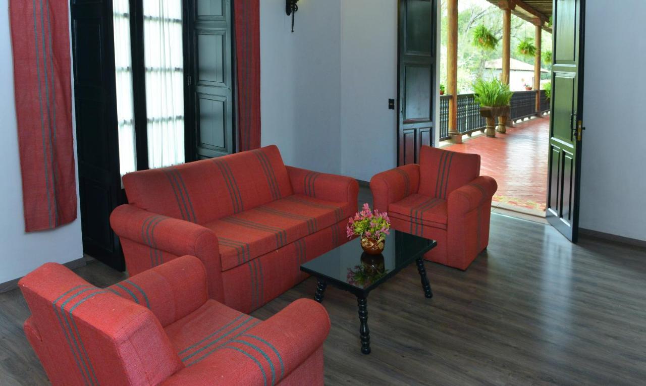 Best Western Plus Posada De Don Vasco Pátzcuaro Extérieur photo The lobby of the hotel