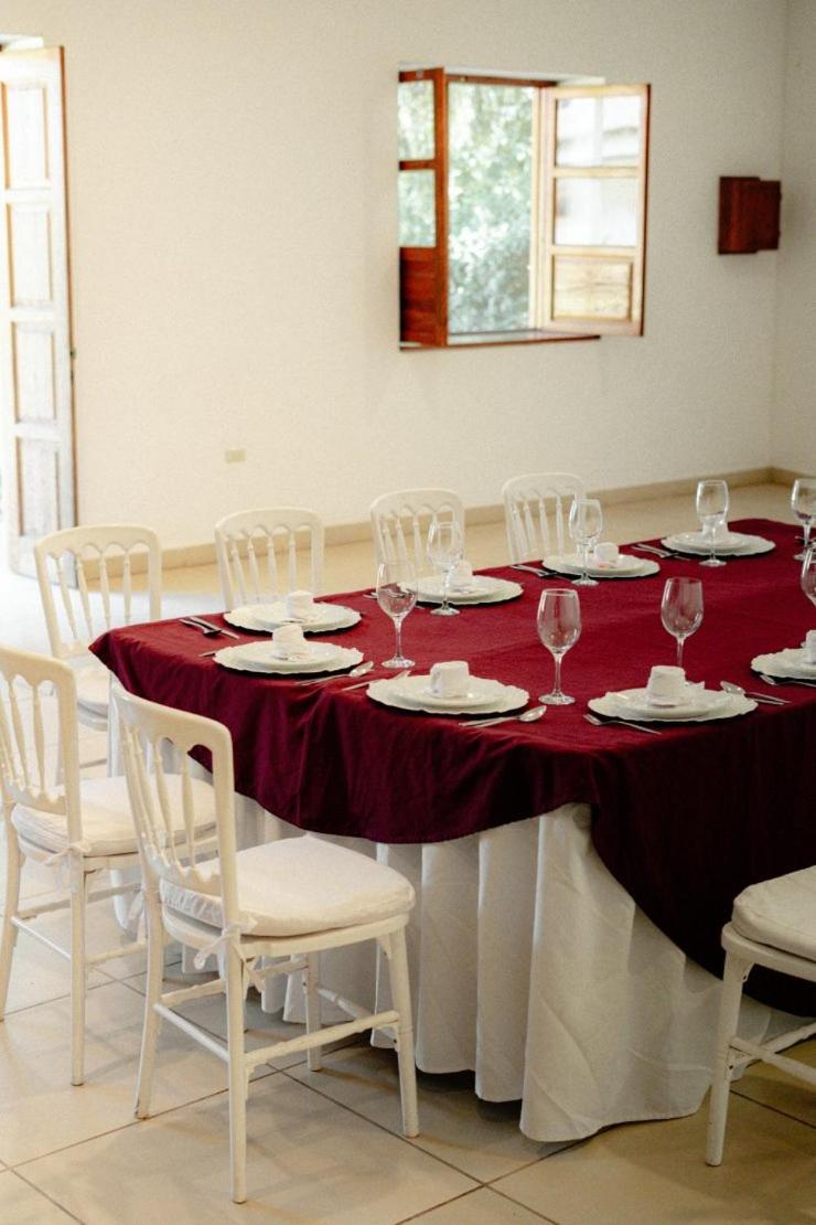 Best Western Plus Posada De Don Vasco Pátzcuaro Extérieur photo A table set for a meal