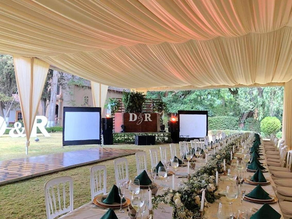 Best Western Plus Posada De Don Vasco Pátzcuaro Extérieur photo A wedding reception at the garden of the residence of the Mexican ambassador to the United States