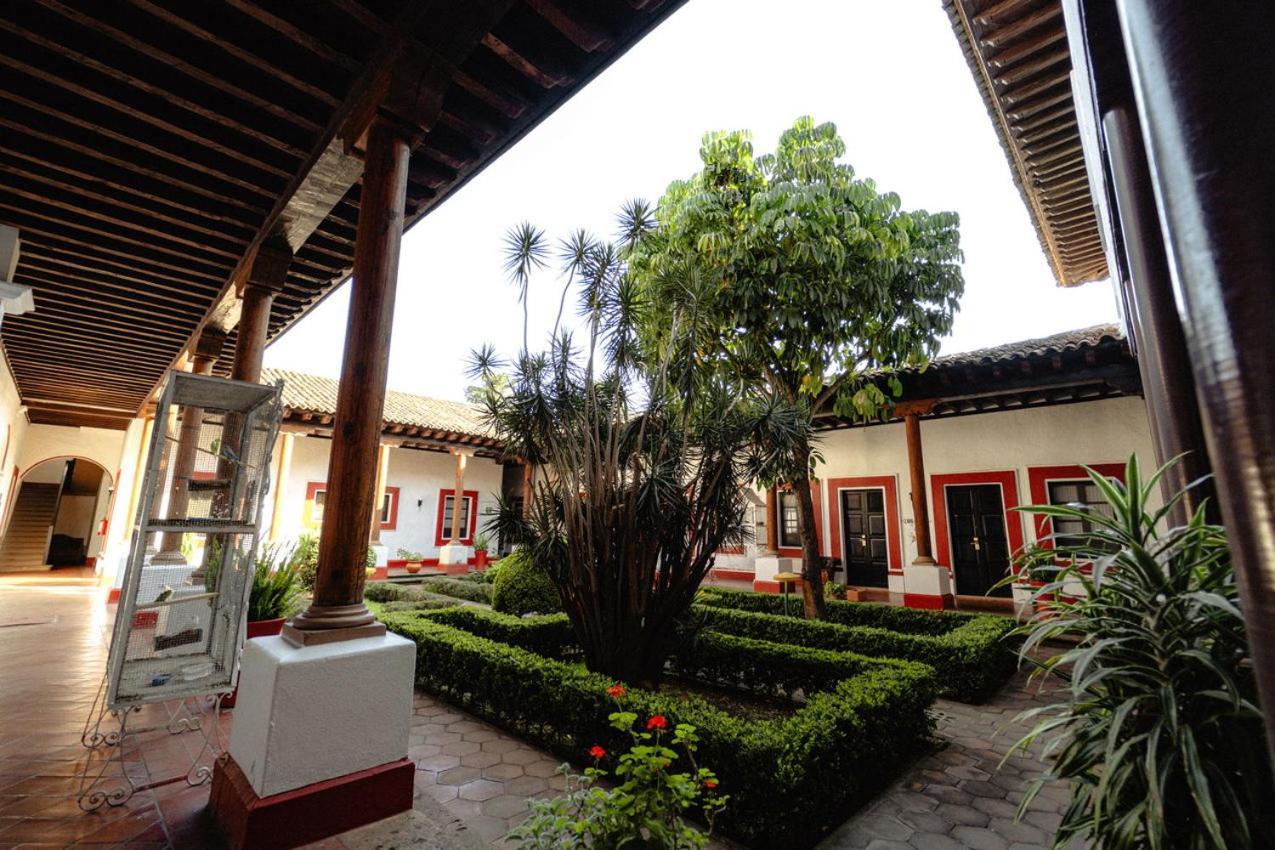 Best Western Plus Posada De Don Vasco Pátzcuaro Extérieur photo Central patio of the house
