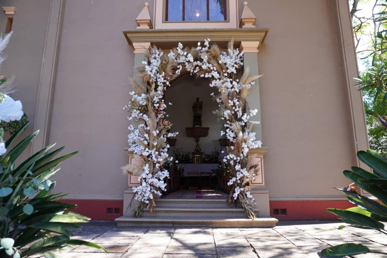 Best Western Plus Posada De Don Vasco Pátzcuaro Extérieur photo The entrance to the church