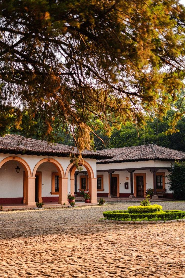Best Western Plus Posada De Don Vasco Pátzcuaro Extérieur photo The house of the writer in the village of Popovac